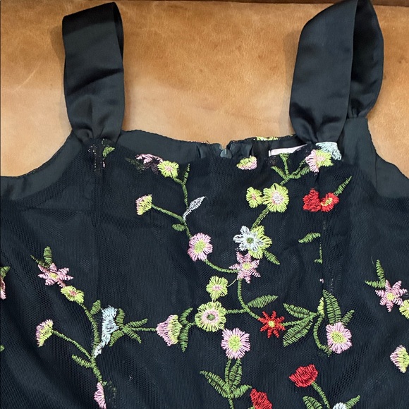 Nanette Lepore Elegant Black  Dress with Floral Embroidery 7yrs - Picture 3 of 7